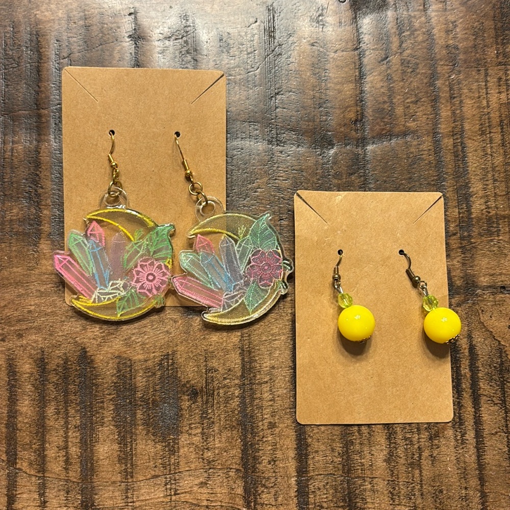 💥3 for $12💥 bundle of 2 vintage earrings
